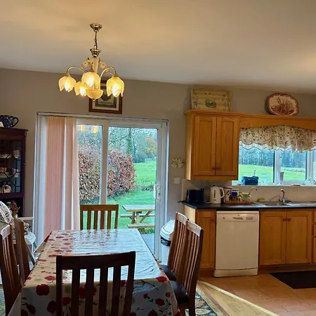 3 Bedroom Close To In Galway