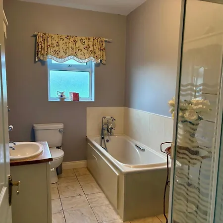 펜션 3 Bedroom Close To In Galway 아선리