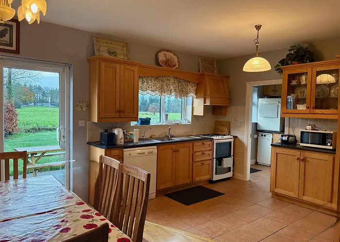 펜션 3 Bedroom Close To In Galway